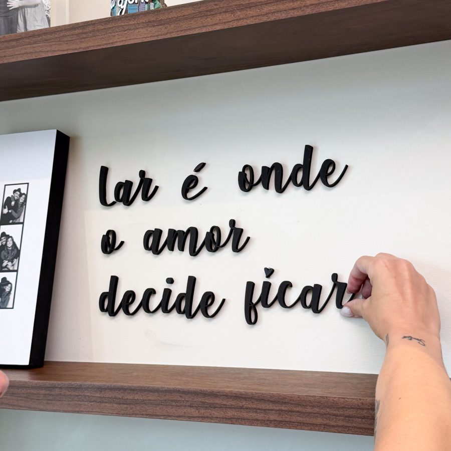 Lettering Lar é Onde o Amor Decide Ficar