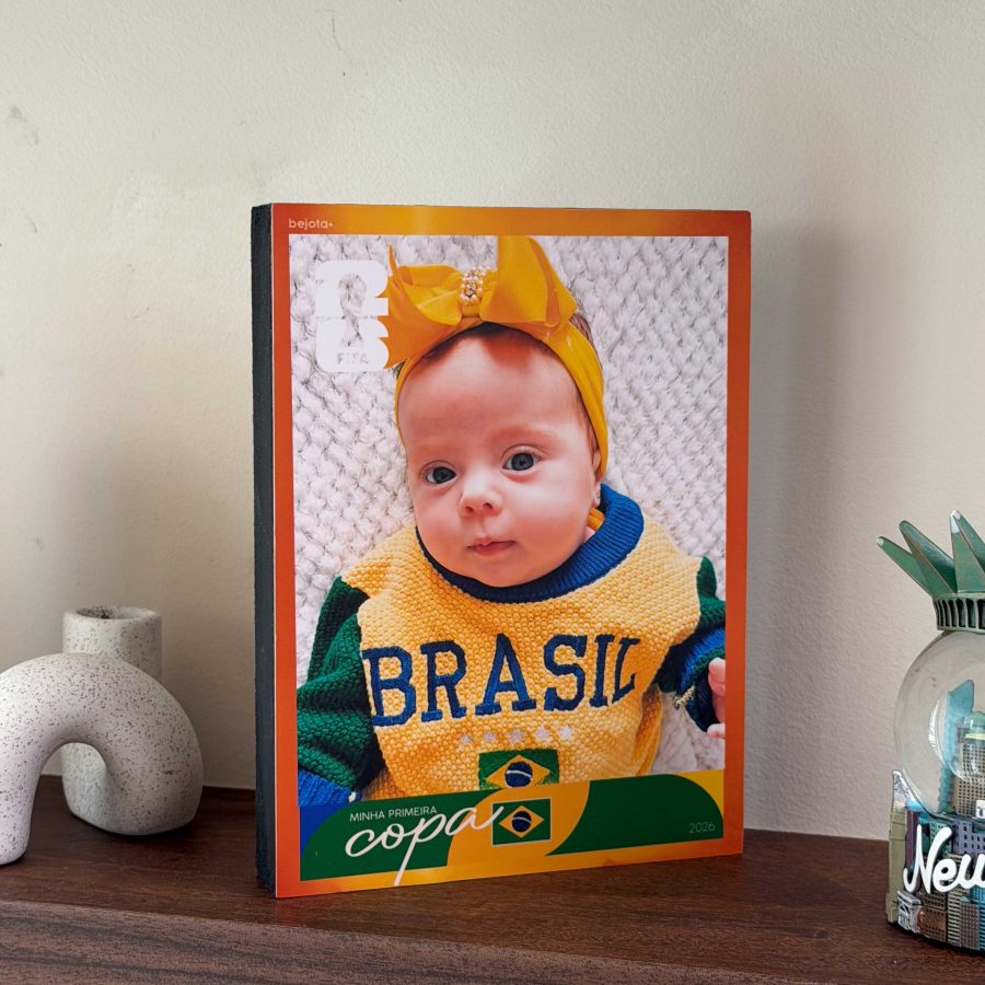 Quadro Minha Primeira Copa 2026 – Vertical (15x20 cm)
